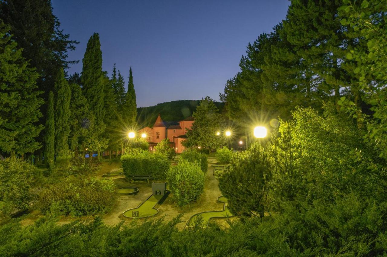 Saint-Donat-sur-lʼHerbasse Chateau De Collonges מראה חיצוני תמונה